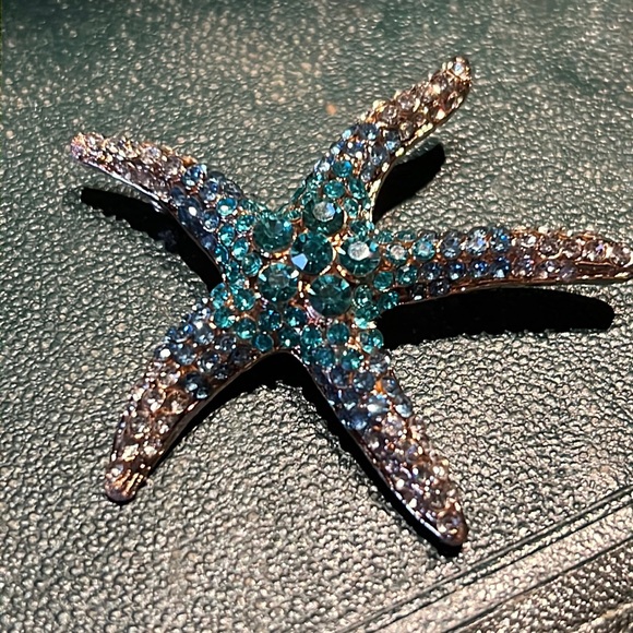 3/$20 Cute Sparkly Starfish Pin Brooch Gold-tone - Picture 5 of 5